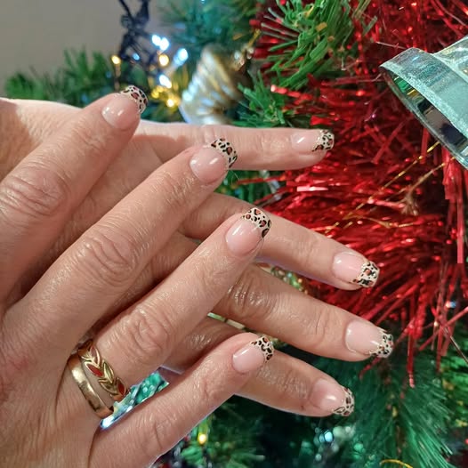 Nail art french léopard